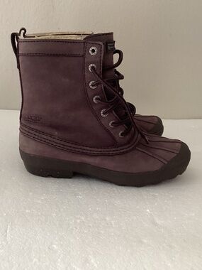 UGG Azaria Brown Leather /Suede Women's Duck Boots Size 6